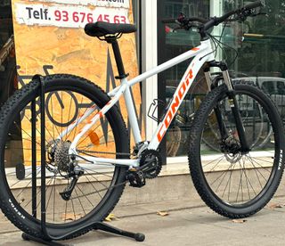 Bicicleta de montaña CONOR 720