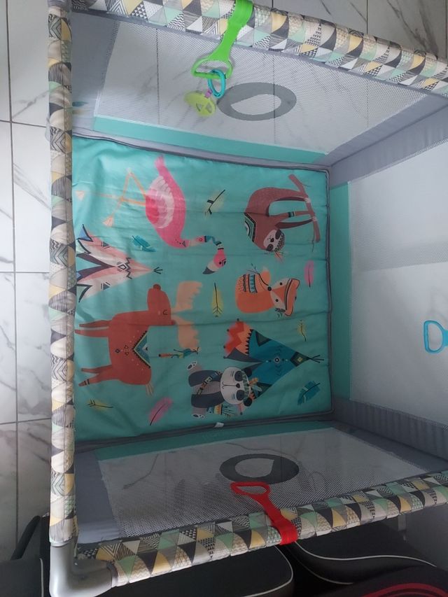 Parque infantil Lionelo