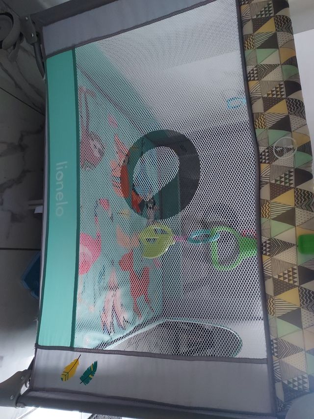 Parque infantil Lionelo