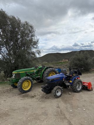 Se hacen trabajos con el tractor