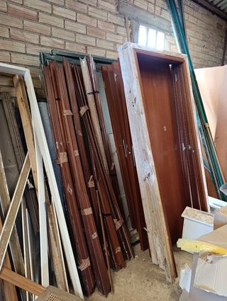 Varios marcos + puerta de paso interior + tapajunt