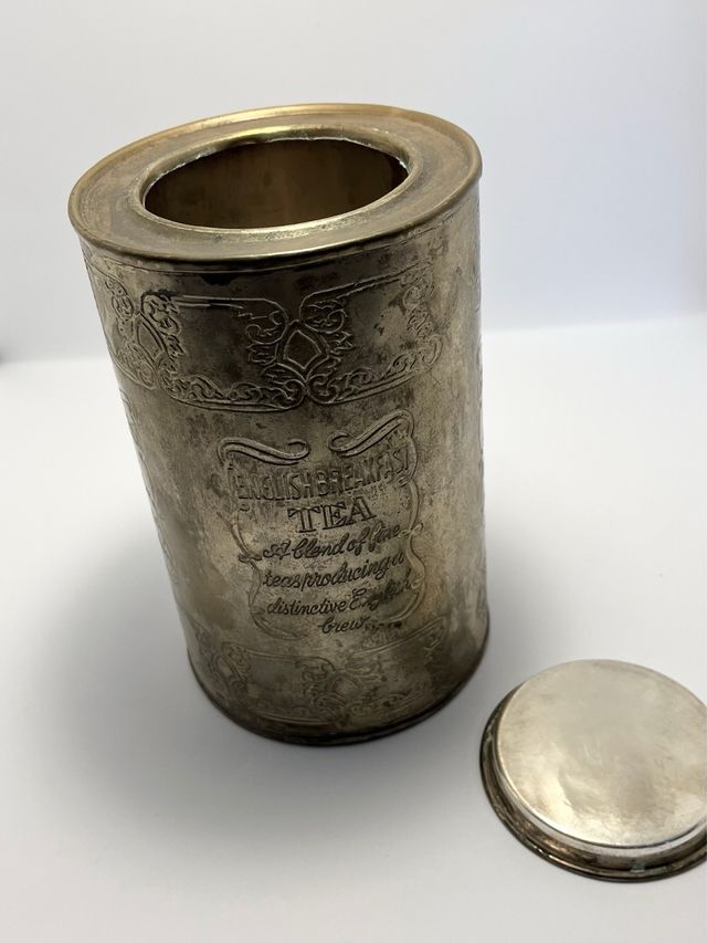 Lata inglesa plateada de té