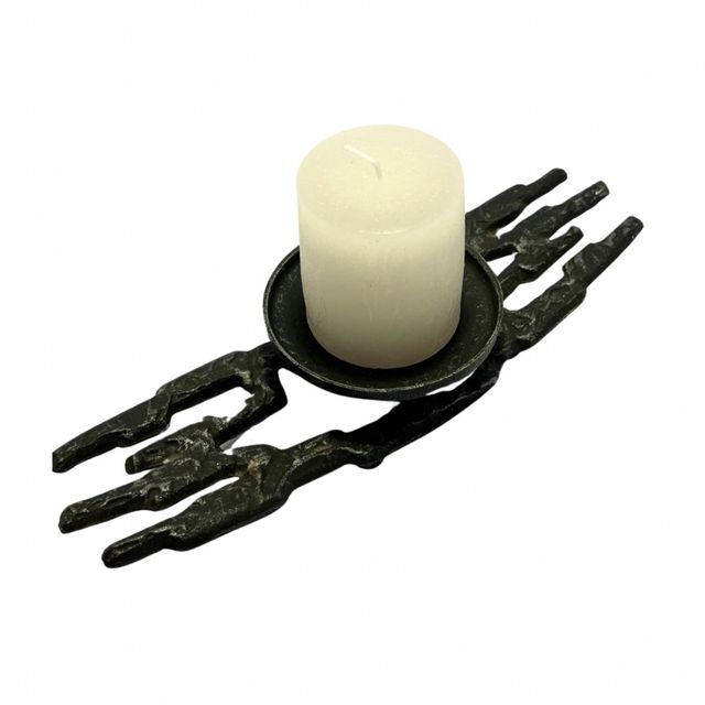 Candelabro brutalista de hierro