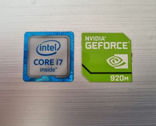 Portátil ASUS VIVOBOOK X556U