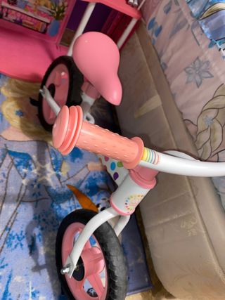 Bicicleta sin pedales rosa