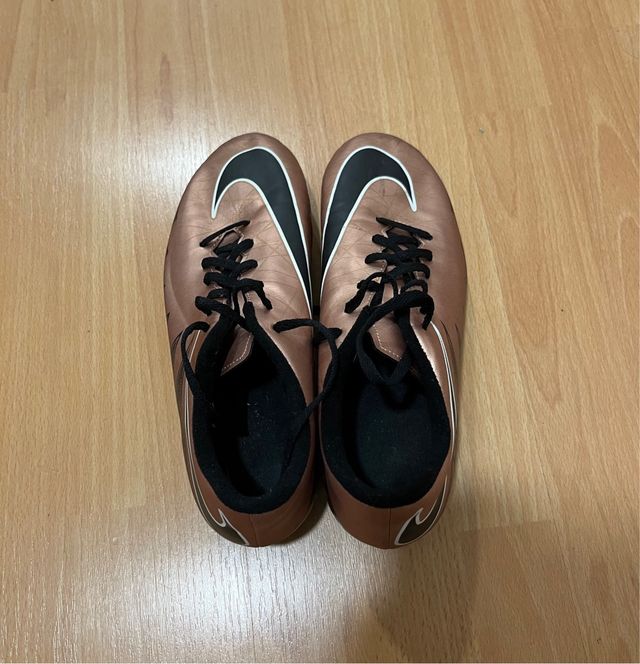 Botas de futbol NIKE