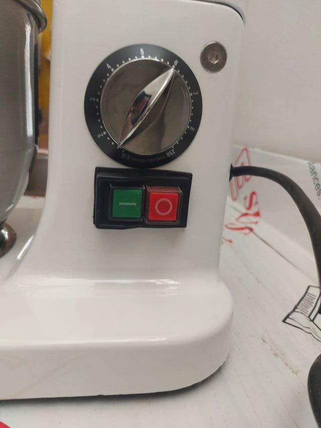 PLANETARIA AP5 PARA BATIR, MEZCLAR Y AMASAR