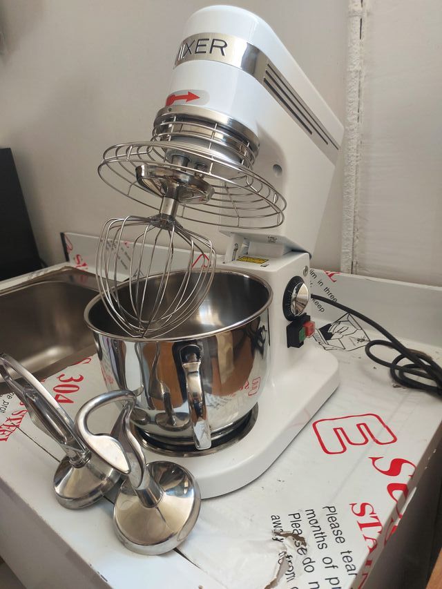 PLANETARIA AP5 PARA BATIR, MEZCLAR Y AMASAR