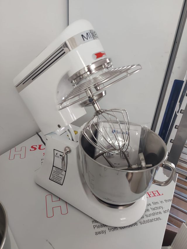 PLANETARIA AP7 PARA BATIR, MEZCLAR Y AMASAR