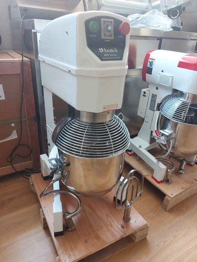 PLANETARIA APS20 PARA BATIR,MEZCLAR Y AMASAR