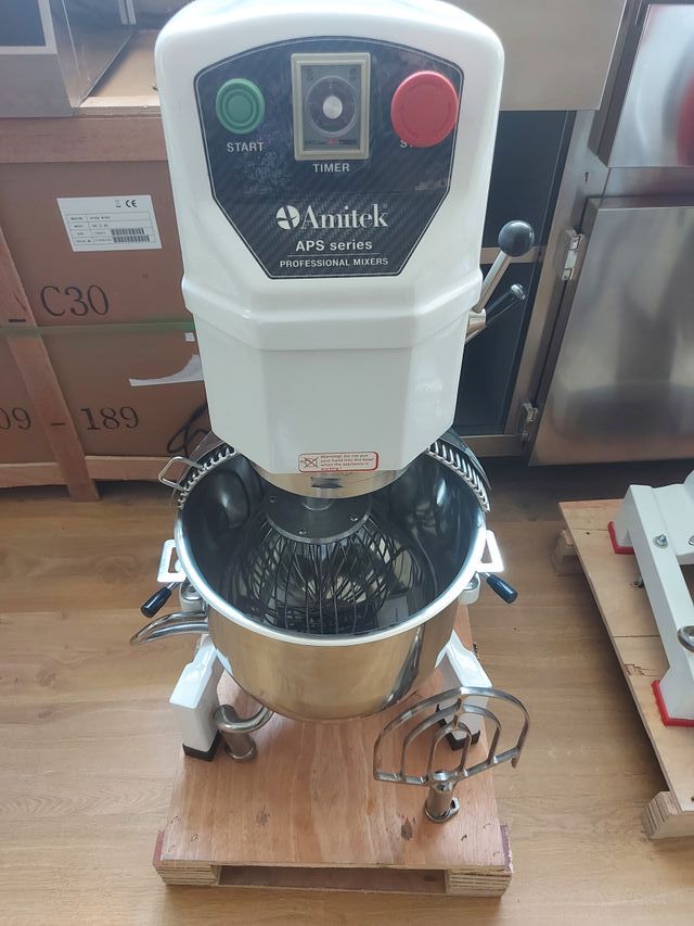 PLANETARIA APS20 PARA BATIR,MEZCLAR Y AMASAR