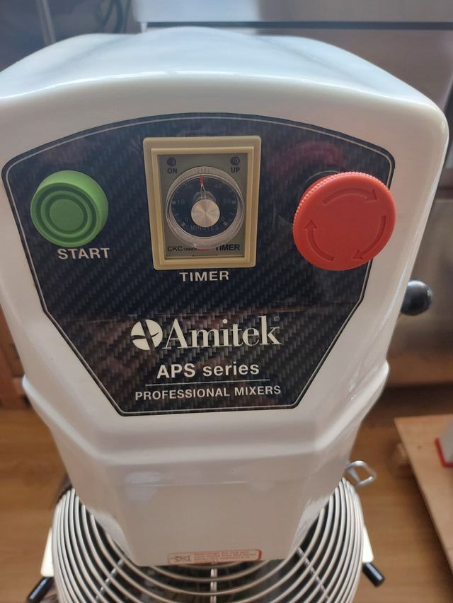 PLANETARIA APS20 PARA BATIR,MEZCLAR Y AMASAR