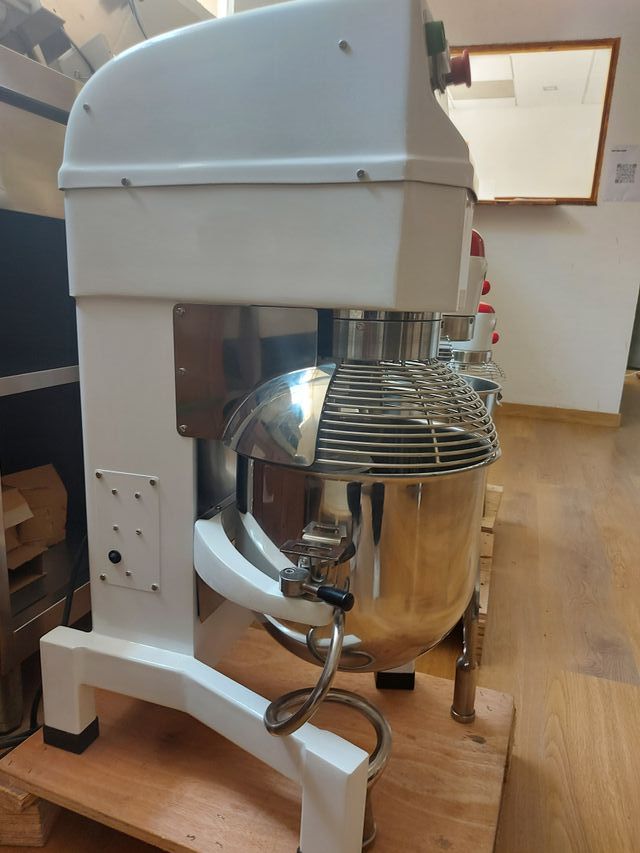 PLANETARIA APS20 PARA BATIR,MEZCLAR Y AMASAR