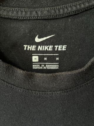 Camiseta negra de Nike talla M