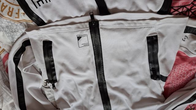 Vendo Buzo completo Armani Exchange