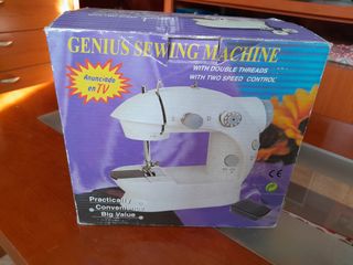 Maquina de coser MINI