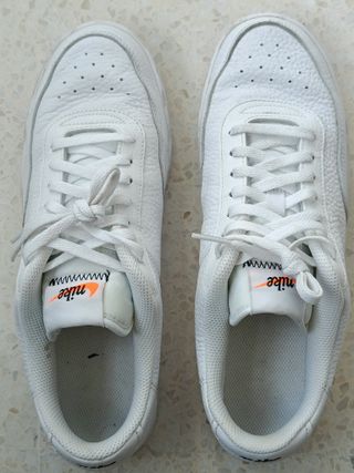 Zapatillas Nike Court Vintage blancas. Talla 42.