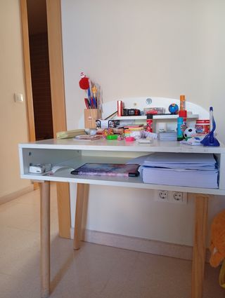 Maison du Monde. Escritorio infantil 