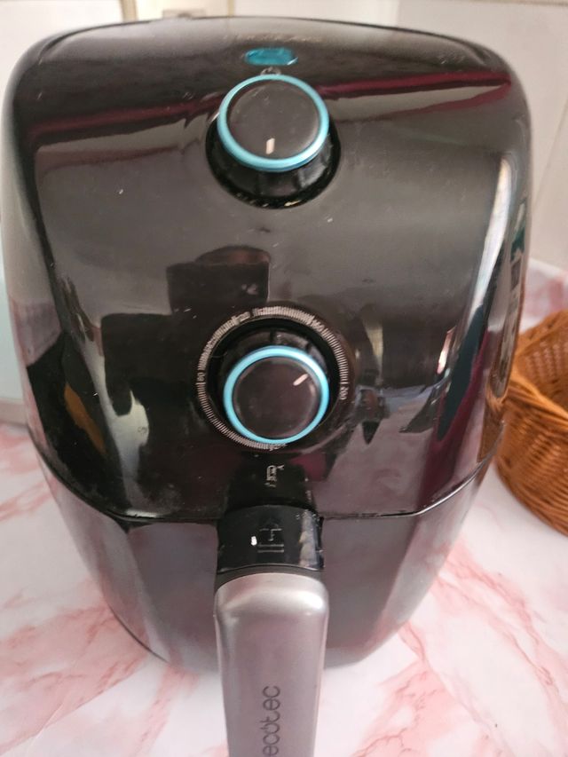 Airfryer freidora de aire Cecotec 2,5L.