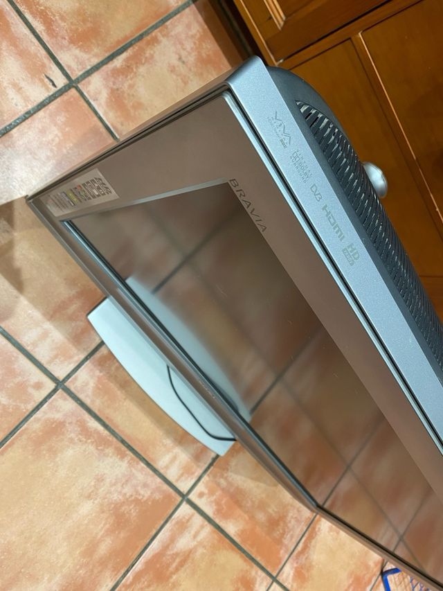 Television SONY modelo KDL32U200