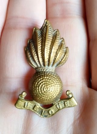 Lote insignias militares varios países (1)