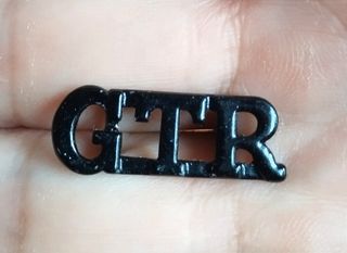 Lote insignias militares varios países (1)