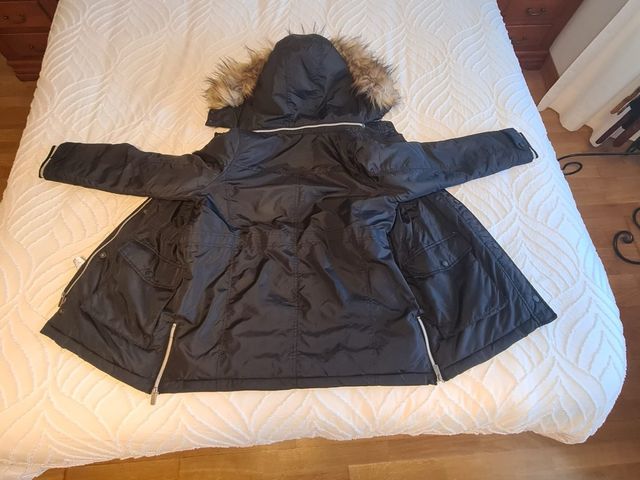 Abrigo Pepe Jeans negro con capucha