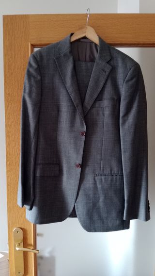 Traje americana y pantalón gris talla 42