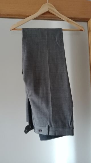 Traje americana y pantalón gris talla 42
