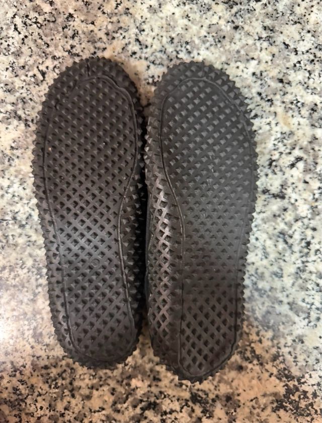 Escarpines/cangrejeras num 36/37