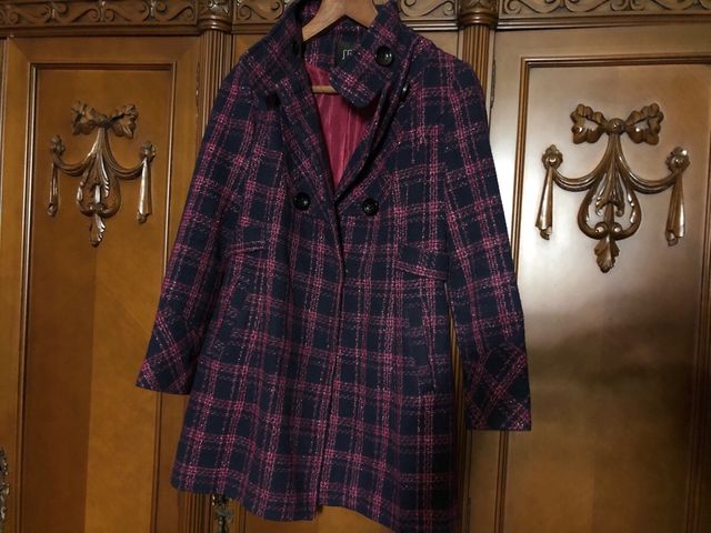 Chaqueta chica rosa con brillante muy elegante