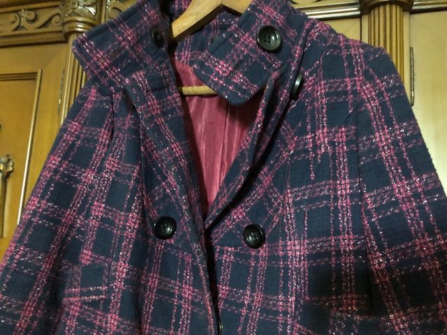 Chaqueta chica rosa con brillante muy elegante