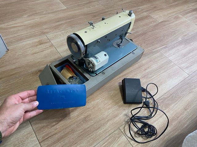Maquina de coser/costura PHILCO MATIC