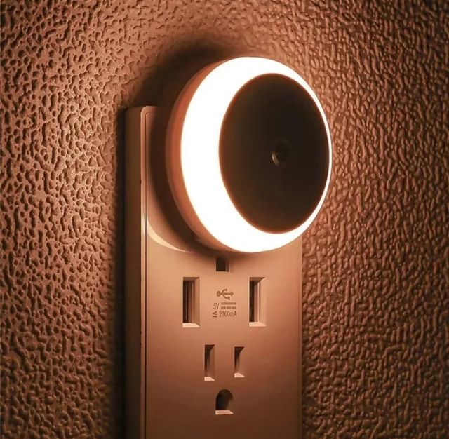 Luz LED -NUEVAS- Nocturna Enchufe con Sensor