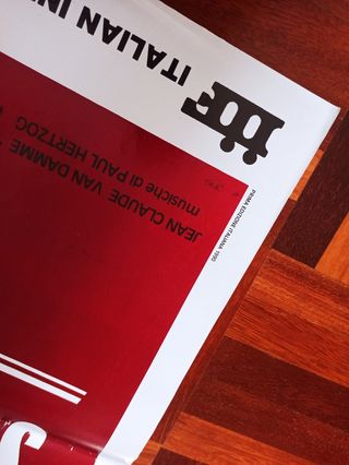 Poster Contacto Sangriento