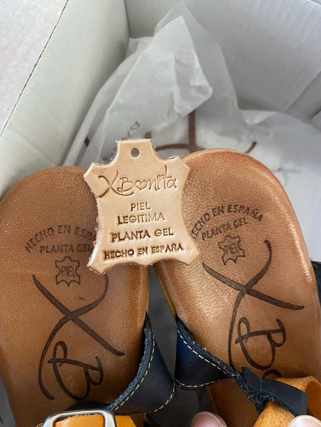 Zapatos sandalia de piel con suela de gel