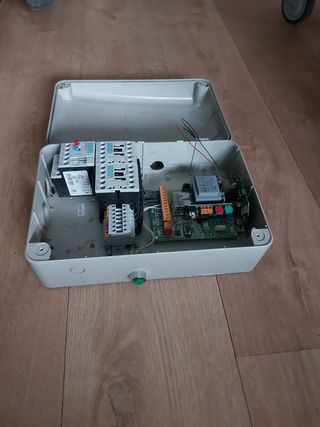 Cuadro maniobra puerta garaje