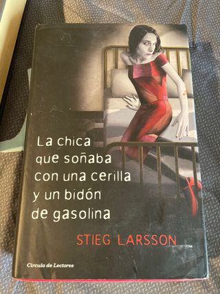 La chica que soñaba con una cerilla y un bidón de