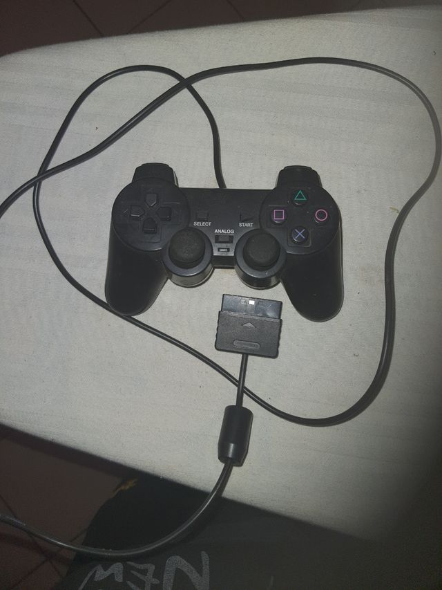 2 Joystich per playstation 2