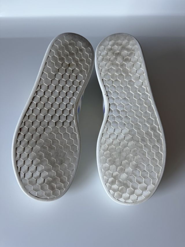 Zapatilla Gran Court Base de Adidas. Talla 36