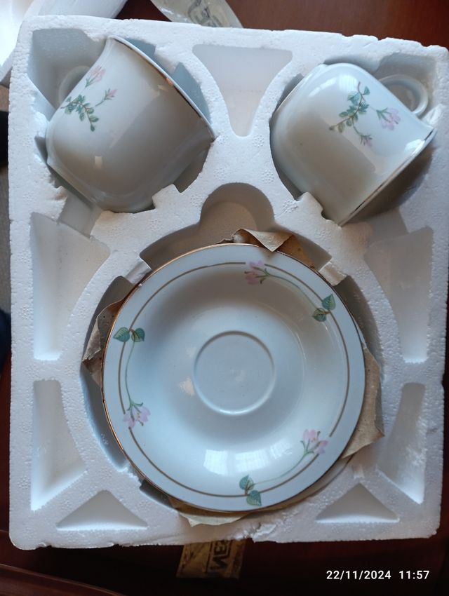 2 Tazas y platos. Tú y yo