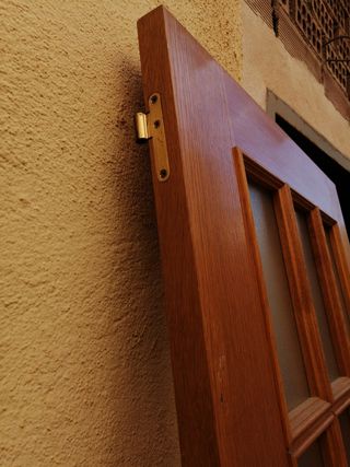 Puertas madera maciza
