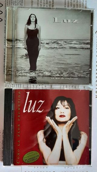 Colección de CDs de Luz Casal.