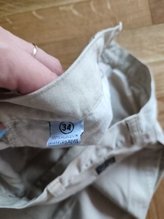 Pantalón chino beis con pinza