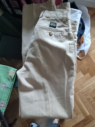 Pantalón chino beis con pinza