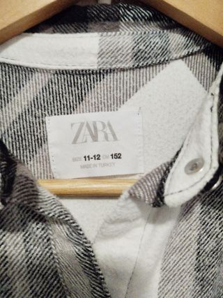 sobre camisa Zara niña