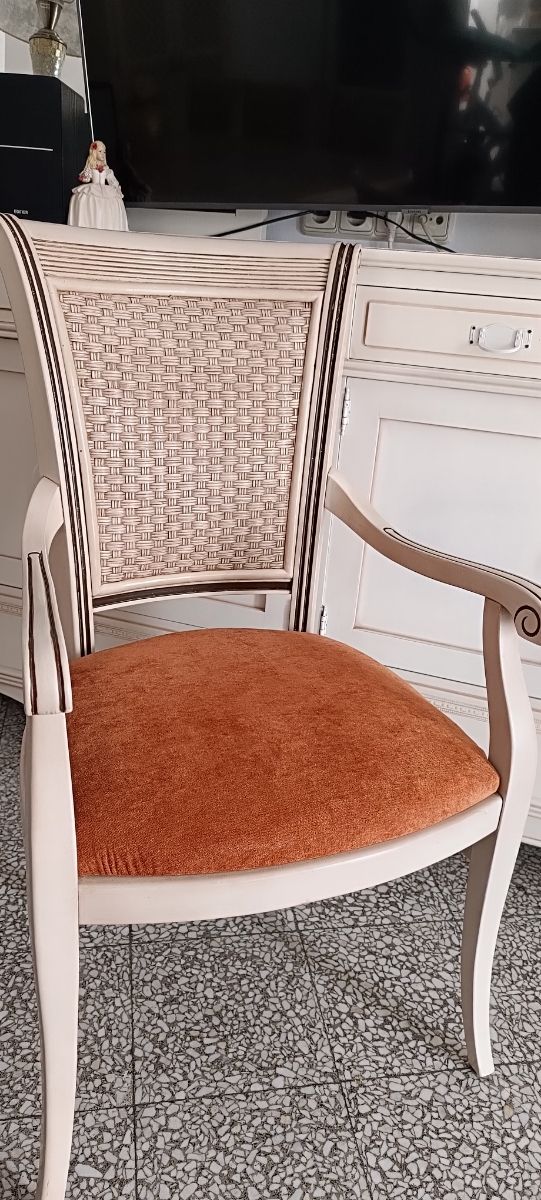 Conjunto de mesa y sillas