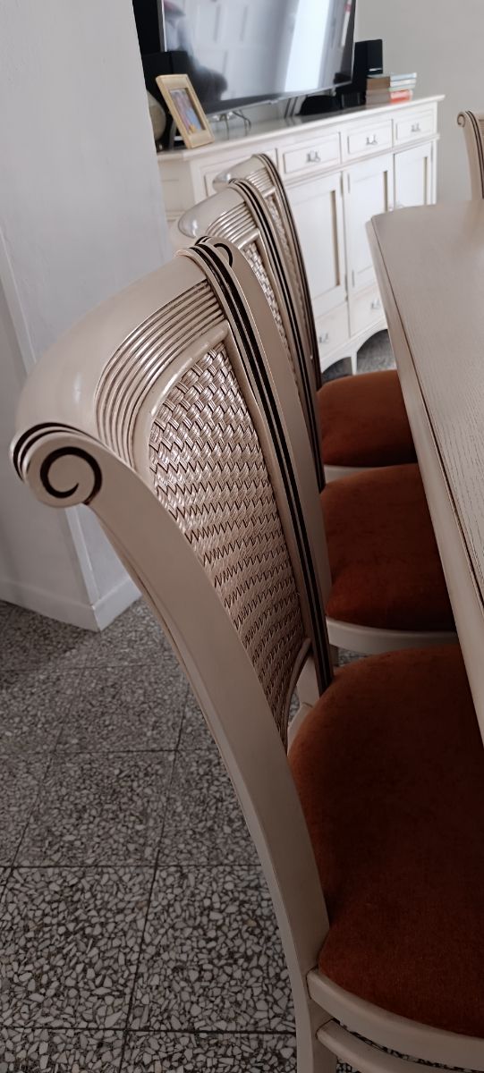 Conjunto de mesa y sillas