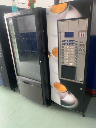Máquinas expendedoras de café y snack