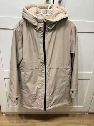 Cazadora impermeable Zara
